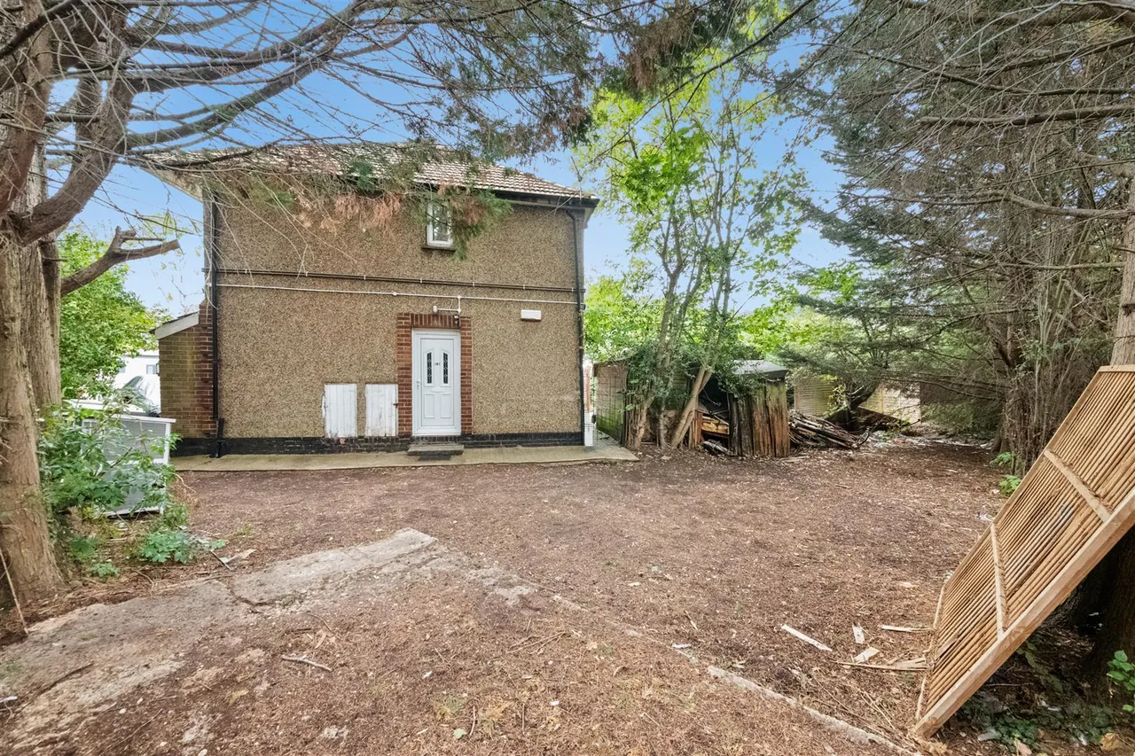 Ashford Avenue, Hayes, photo 11