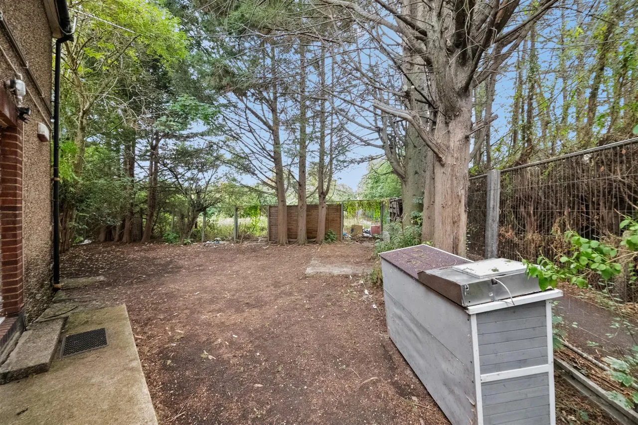 Ashford Avenue, Hayes, photo 10