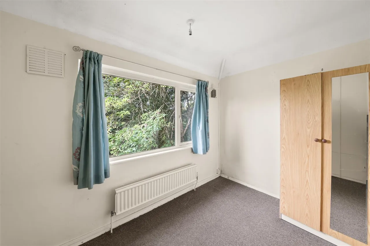 Ashford Avenue, Hayes, photo 5