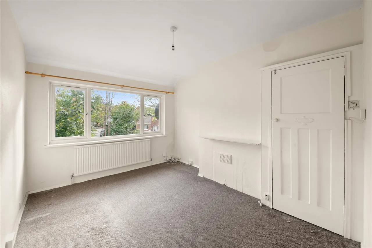 Ashford Avenue, Hayes, photo 6