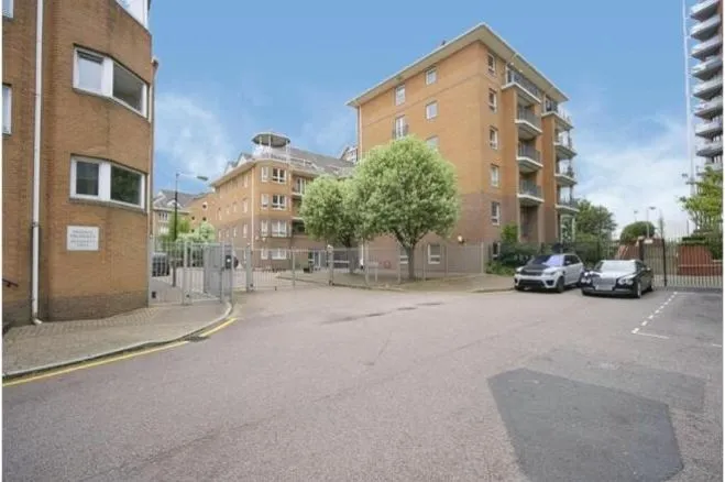 Homer Drive, London, E14, photo 14