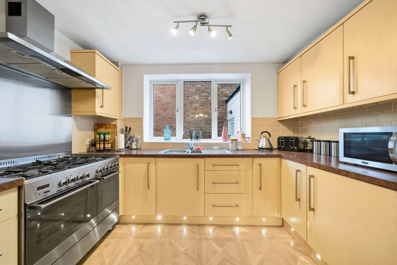 Rushton Avenue, Leigh, Leigh, WN7 5NB, photo 6