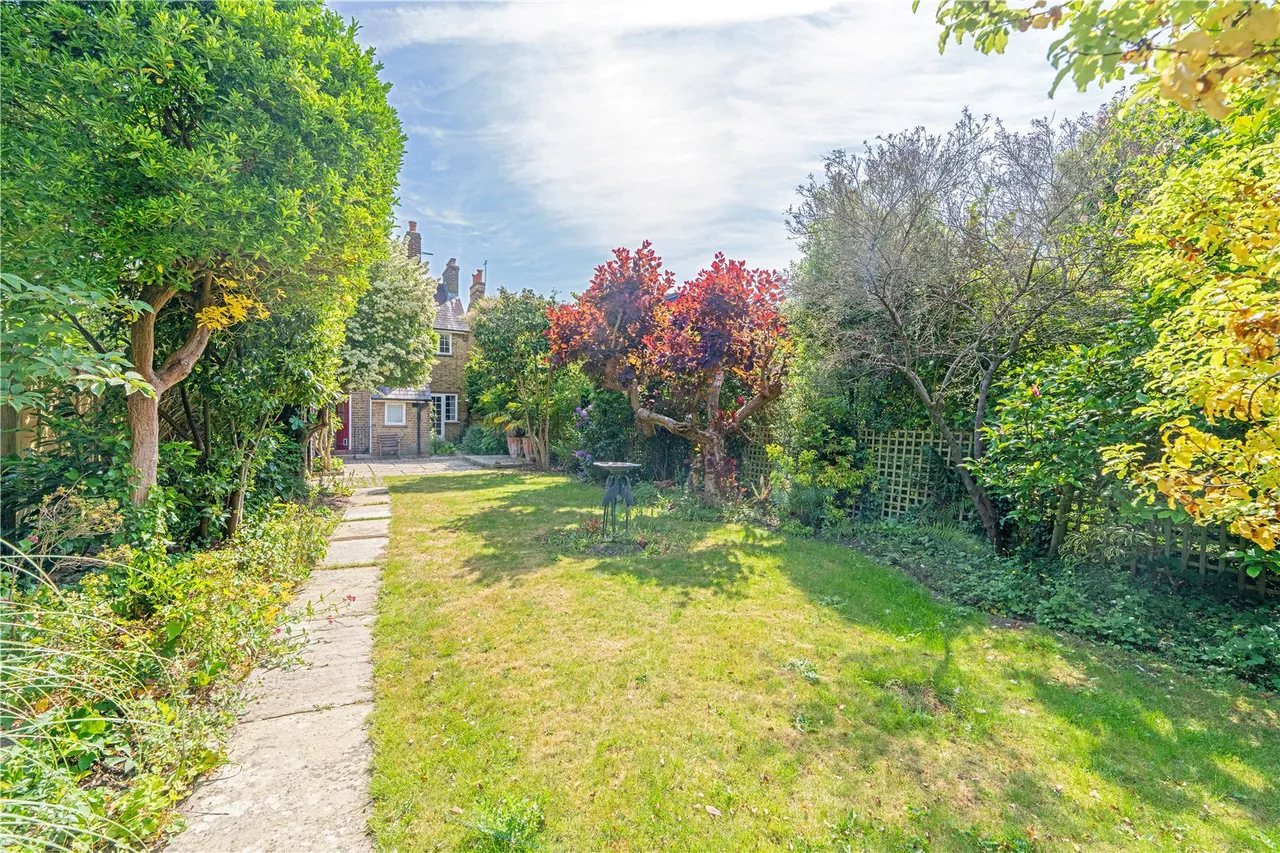 Tudor Road, Hampton, TW12 2NG, photo 11