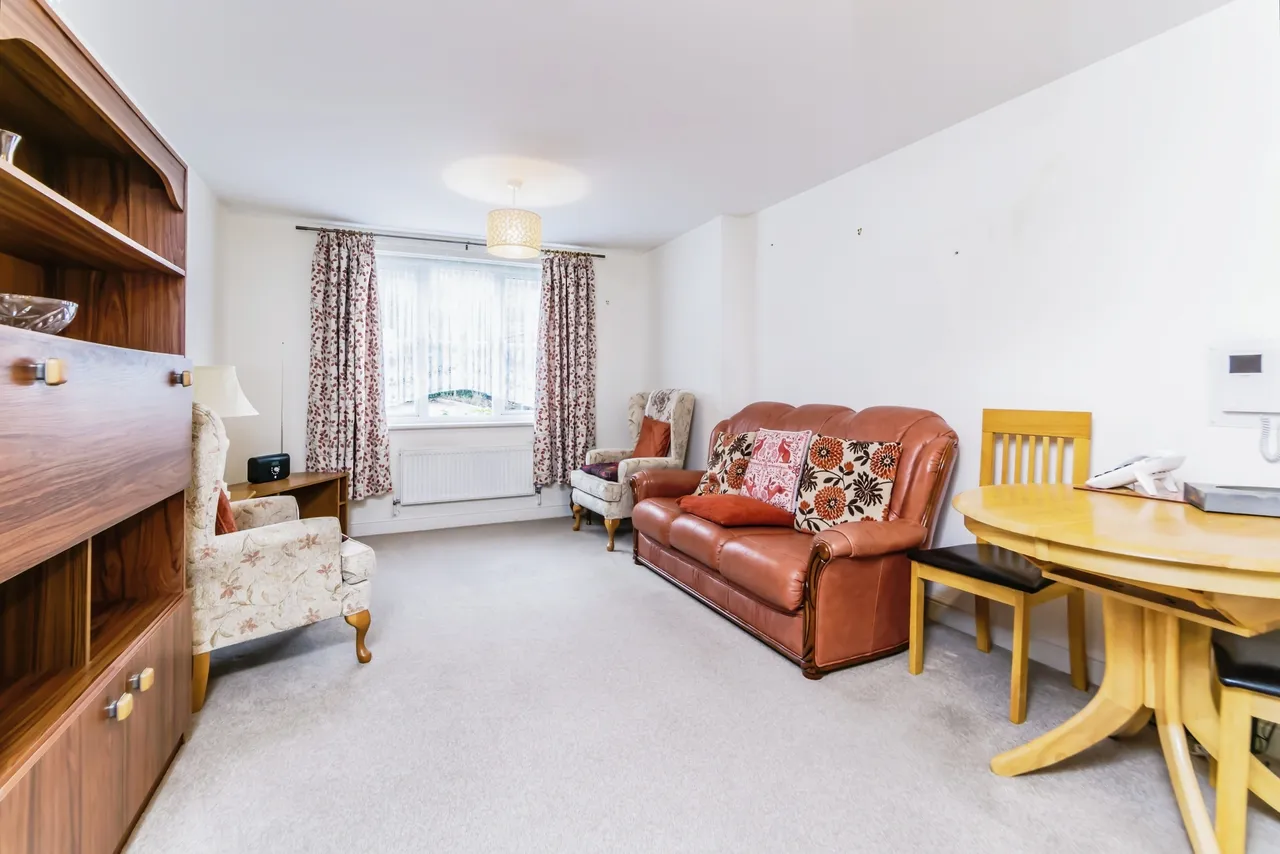 Dene Court, 40 Stafford Road, Caterham, Surrey, CR3, photo 10