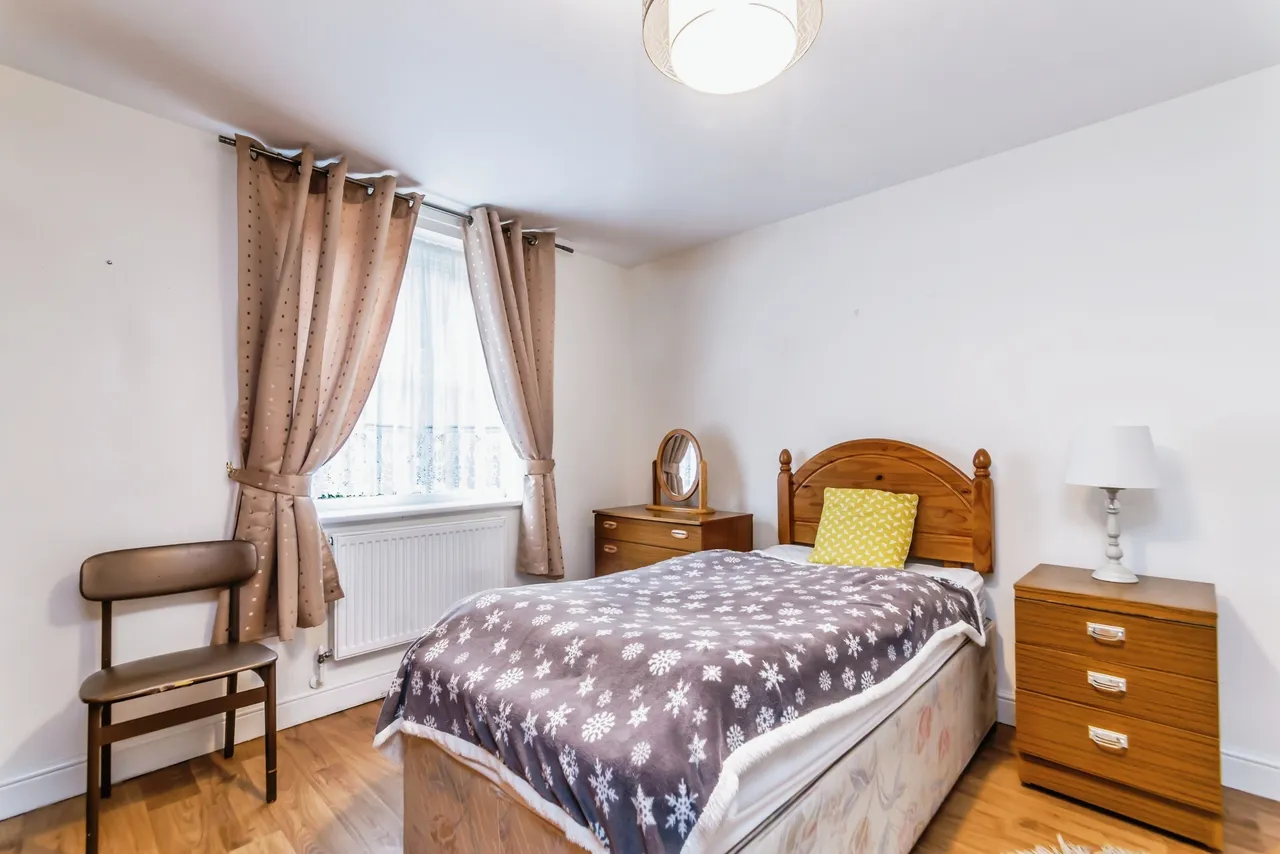 Dene Court, 40 Stafford Road, Caterham, Surrey, CR3, photo 4