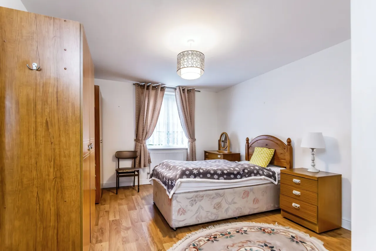 Dene Court, 40 Stafford Road, Caterham, Surrey, CR3, photo 6