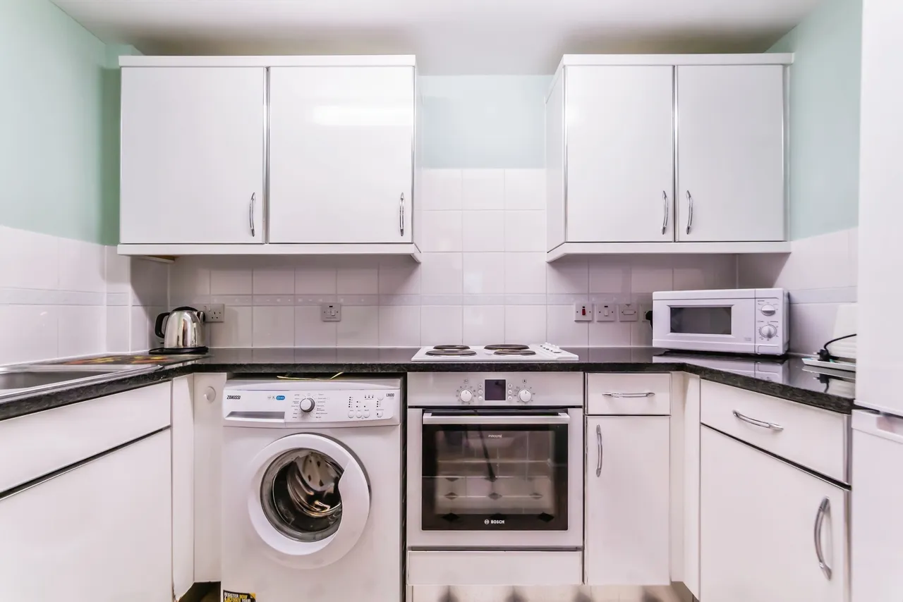 Dene Court, 40 Stafford Road, Caterham, Surrey, CR3, photo 8