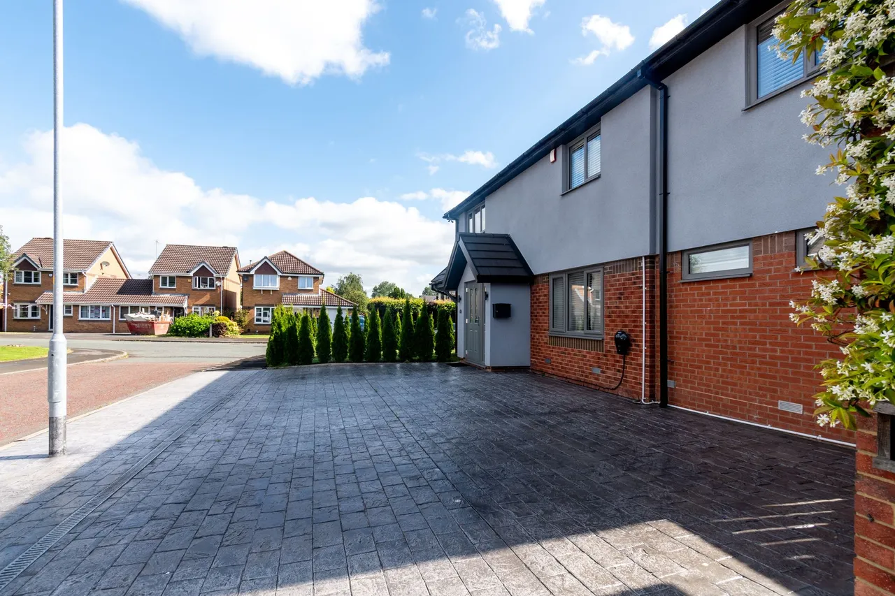 Nottingham Close, Woolston, Warrington, Warrington, WA1 4QY, photo 11