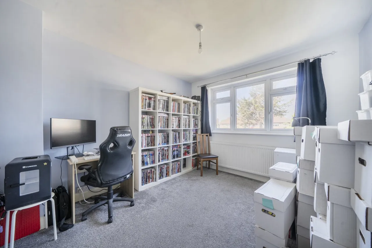 Carstairs Road, SE6, photo 17