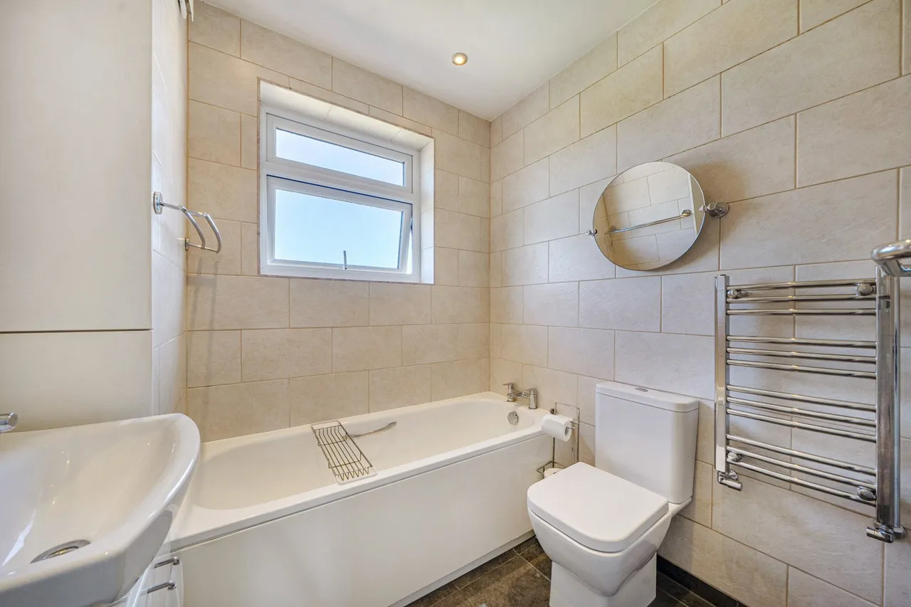 Carstairs Road, SE6, photo 19