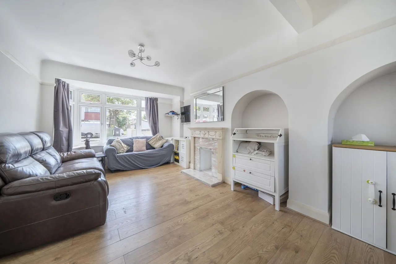 Carstairs Road, SE6, photo 2