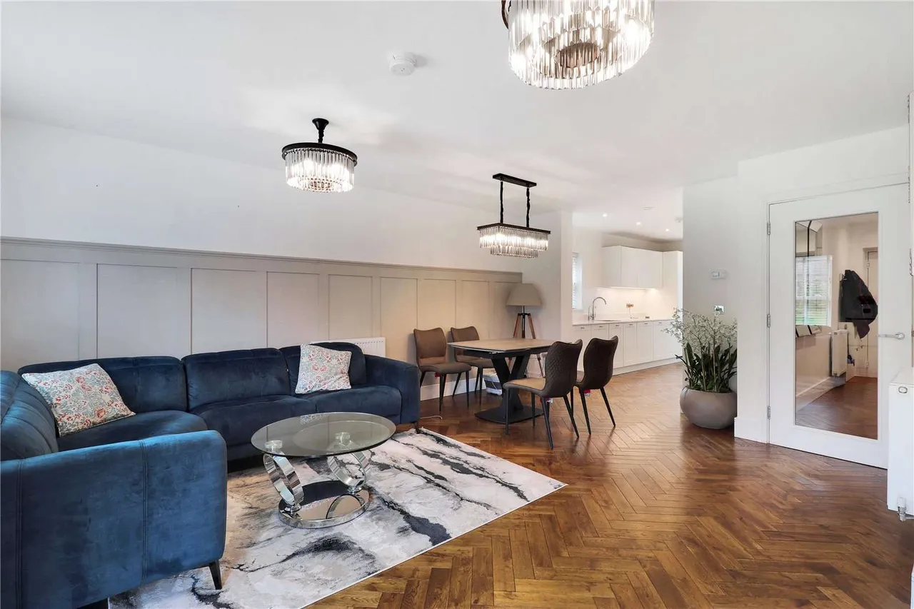 Hockbury Crescent, Tunbridge Wells, Kent, TN2 5GN, photo 2