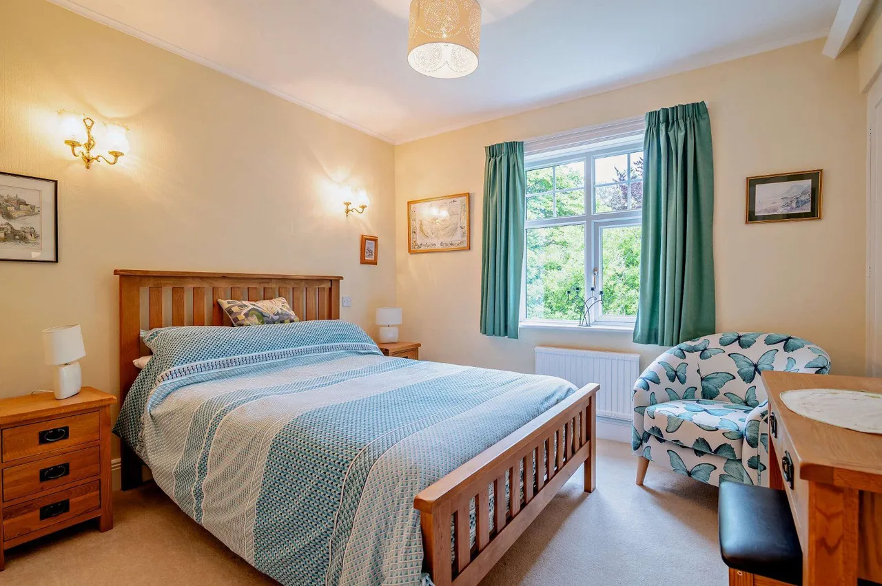 Winsham, Chard, TA20, photo 15