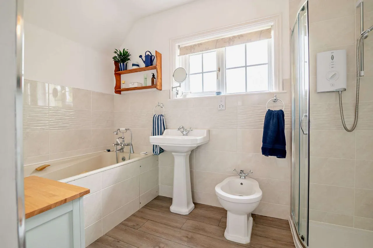 Winsham, Chard, TA20, photo 14