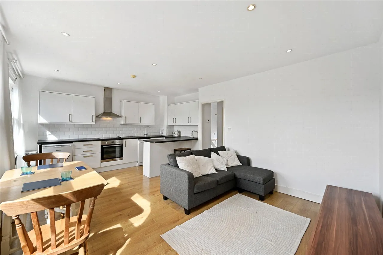 Westwick Gardens, London, W14, photo 7