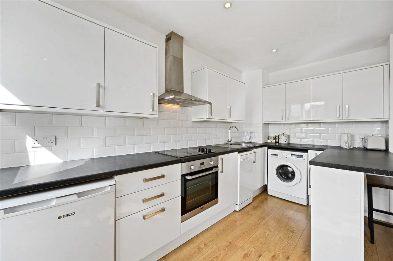 Westwick Gardens, London, W14, photo 5