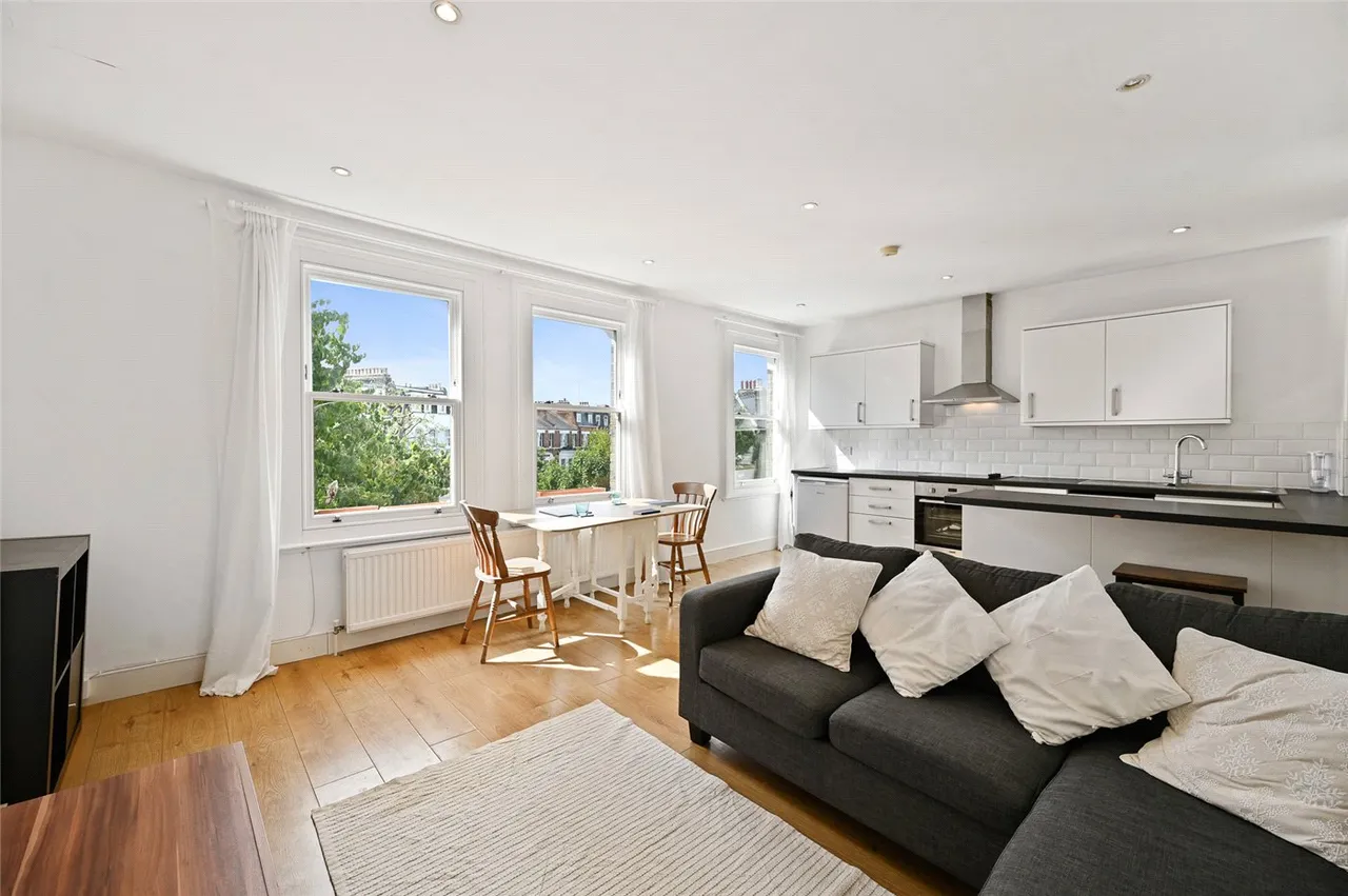 Westwick Gardens, London, W14, photo 6