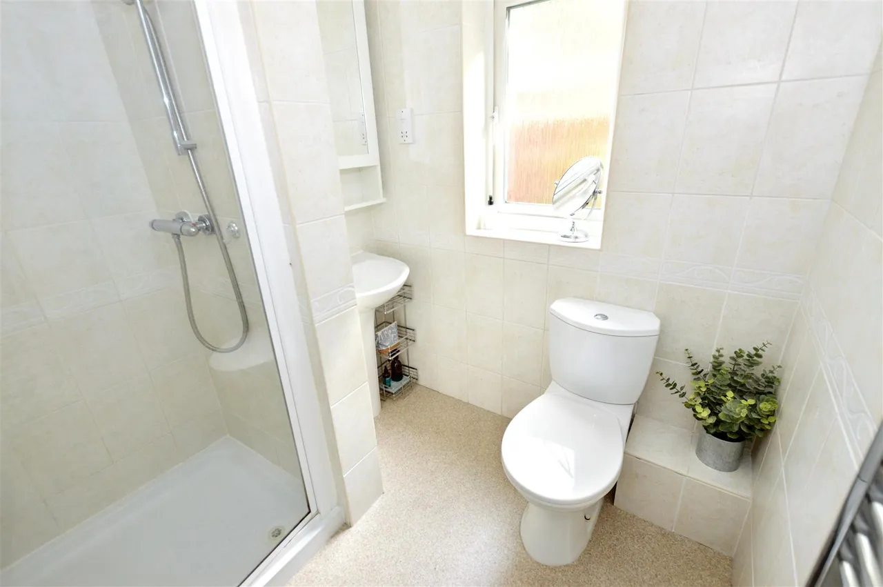 Hooks Hill Road, Sheringham, NR26, photo 17