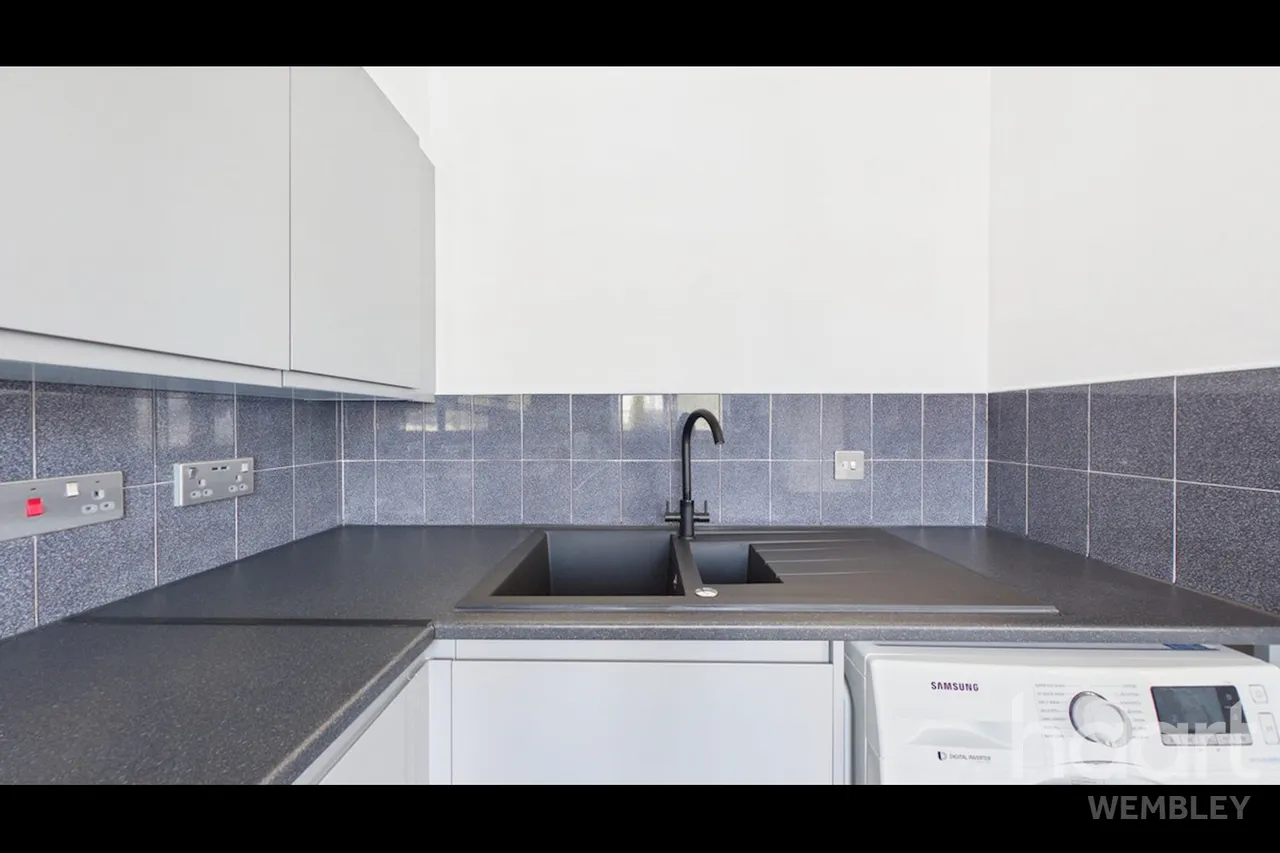 Campbell Gordon Way, London, NW2, photo 3
