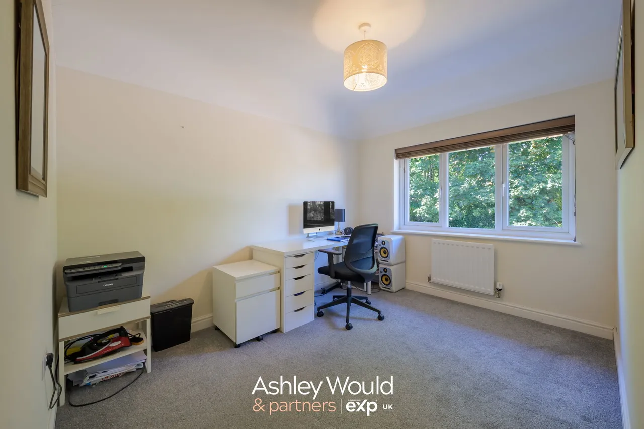 Bill Thomas Way, Rowley Regis, B65, photo 16