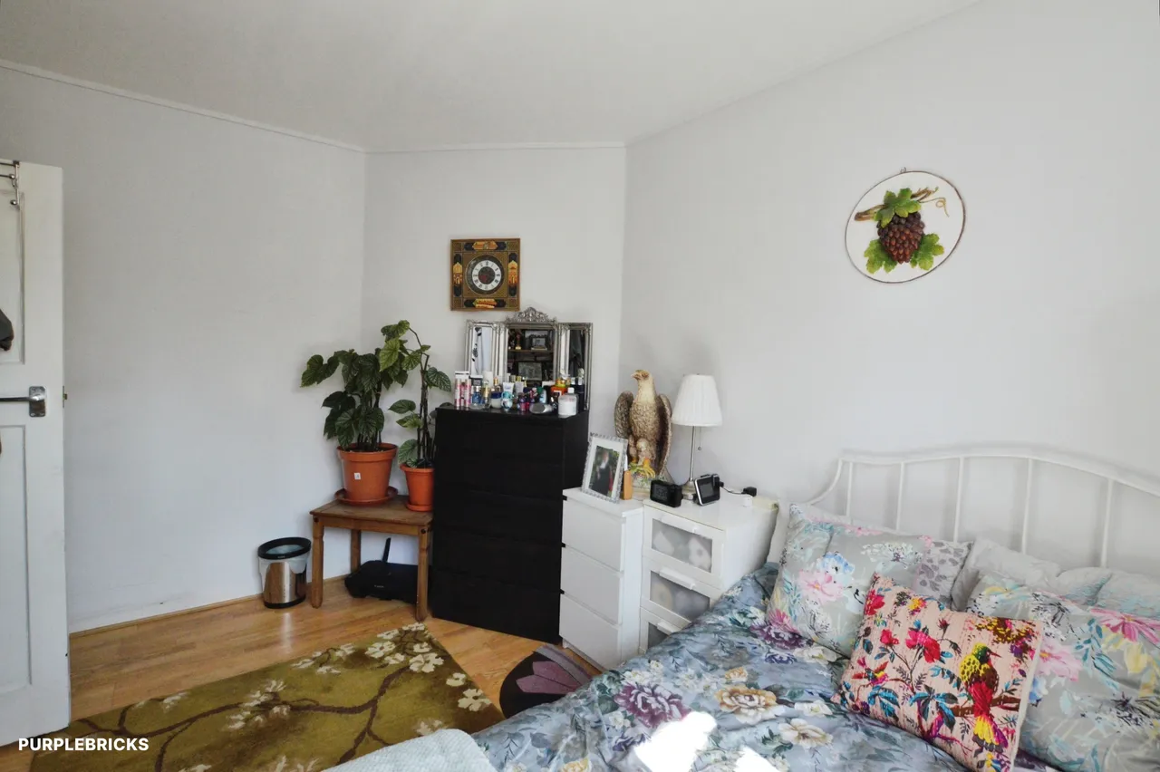 Fulham Palace Road, London, SW6, photo 12