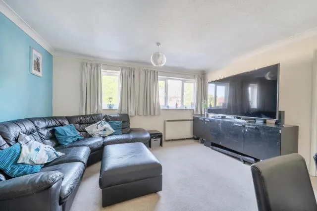Birinus Close, High Wycombe, HP12, photo 2