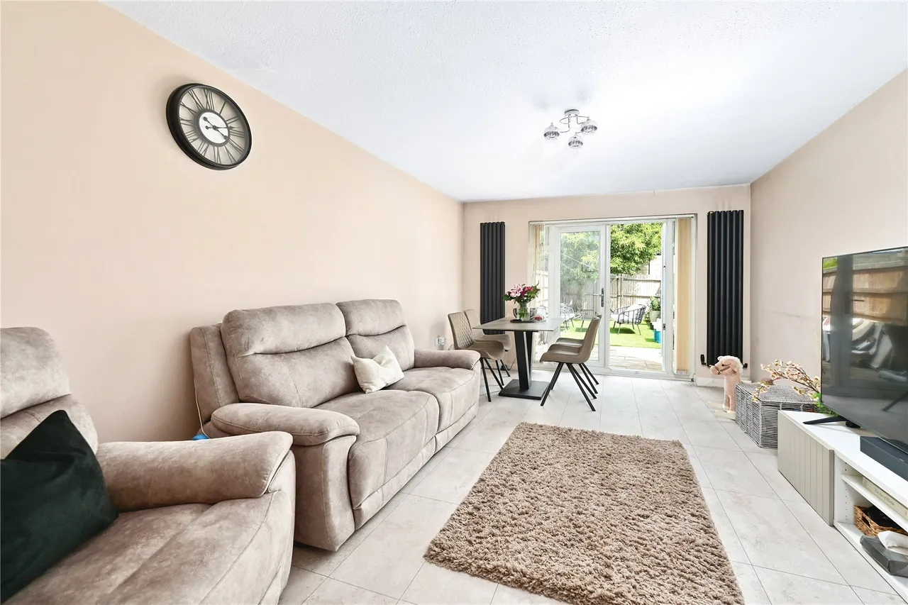 Aymer Drive, Staines, TW18, photo 2