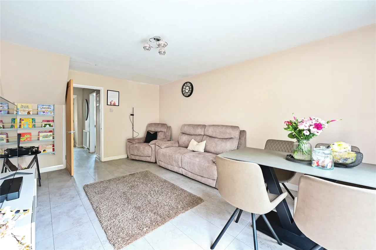Aymer Drive, Staines, TW18, photo 7