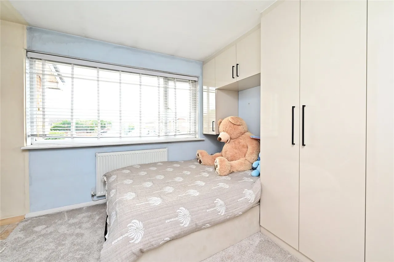 Aymer Drive, Staines, TW18, photo 8