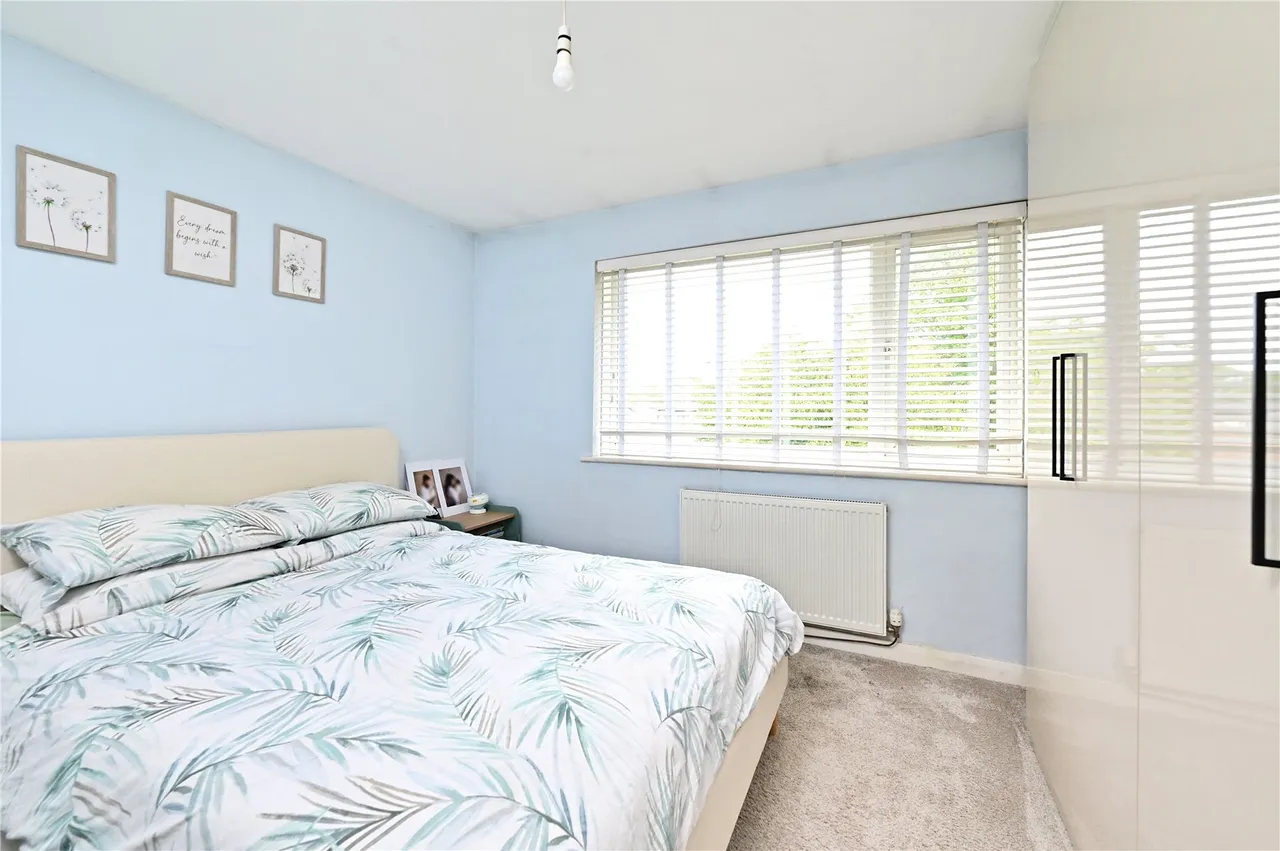 Aymer Drive, Staines, TW18, photo 6