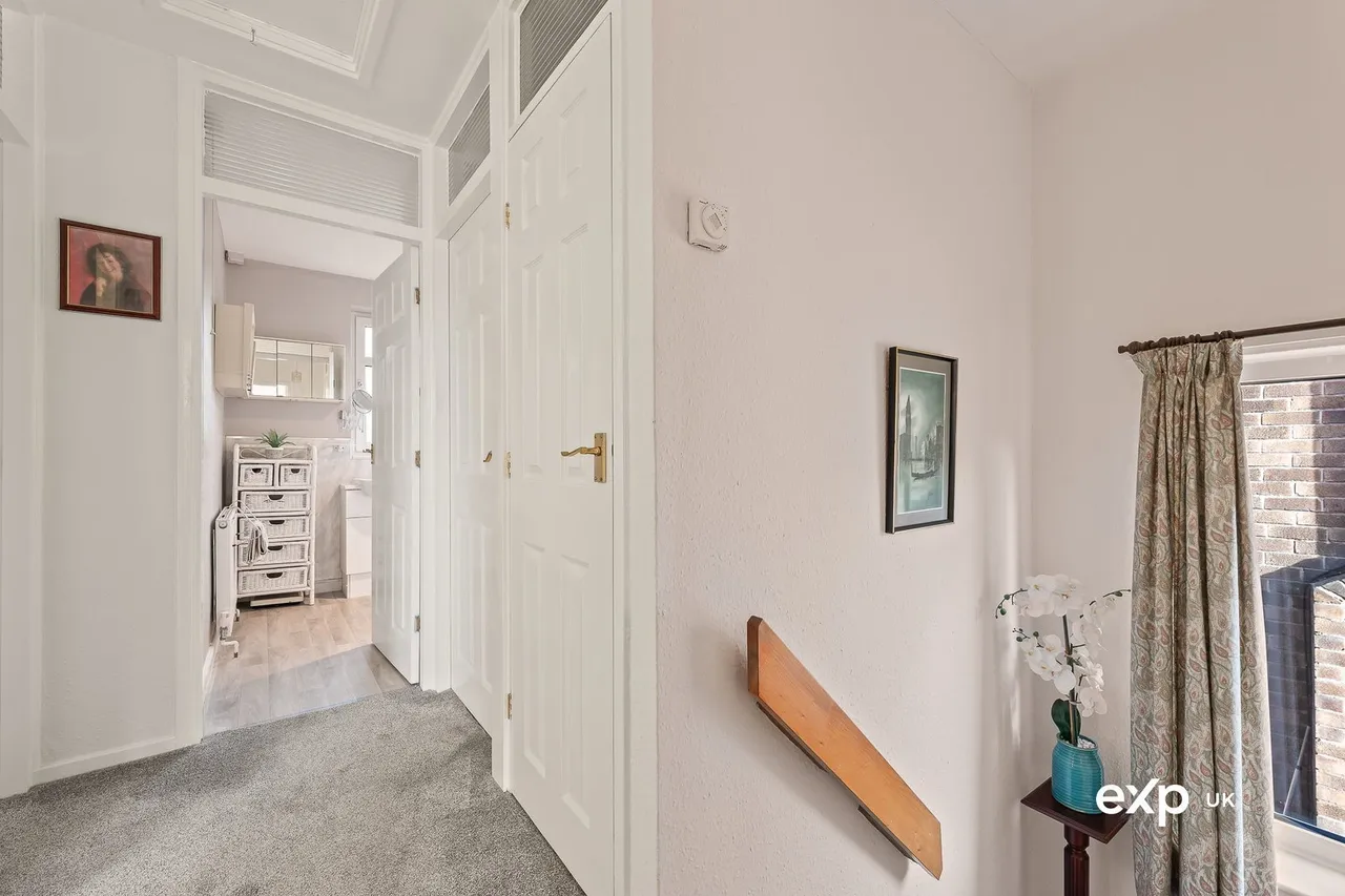 Summercourt Drive, Ravenshead, photo 13