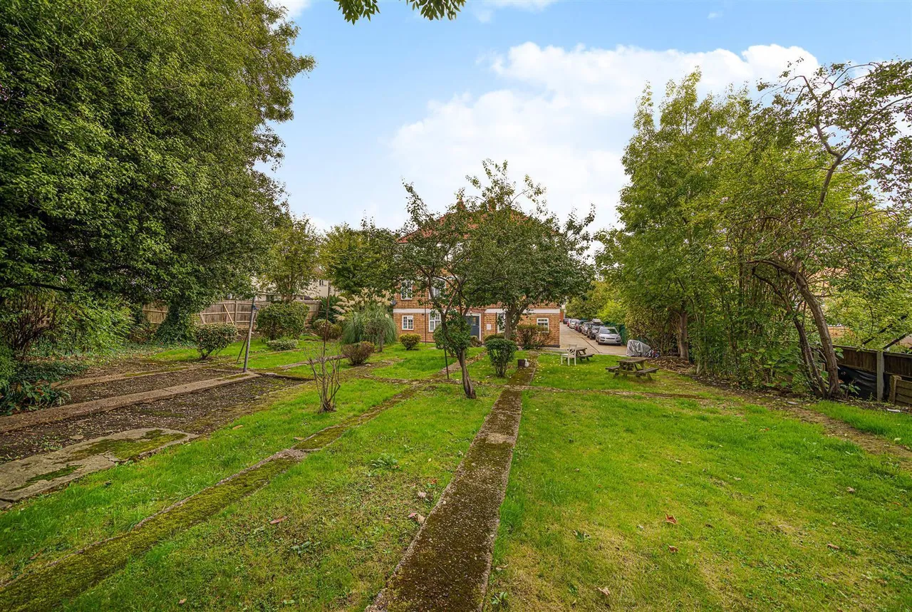 Elder Gardens, West Norwood, SE27, photo 10