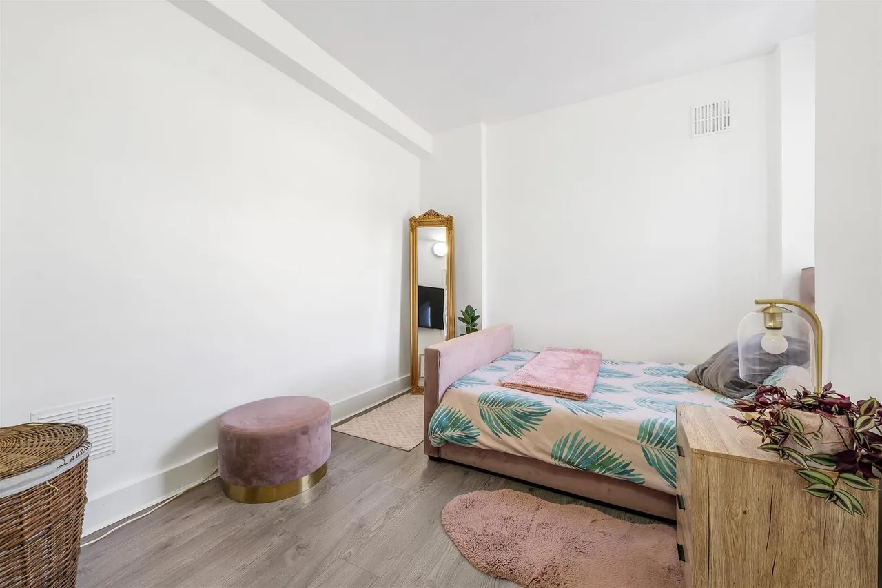 Elder Gardens, West Norwood, SE27, photo 5