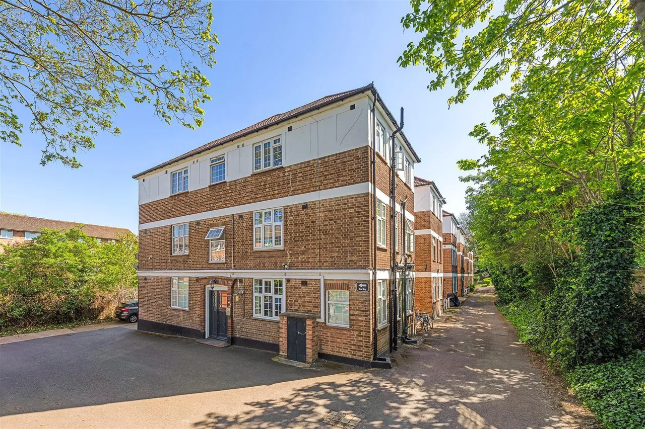 Elder Gardens, West Norwood, SE27, photo 3