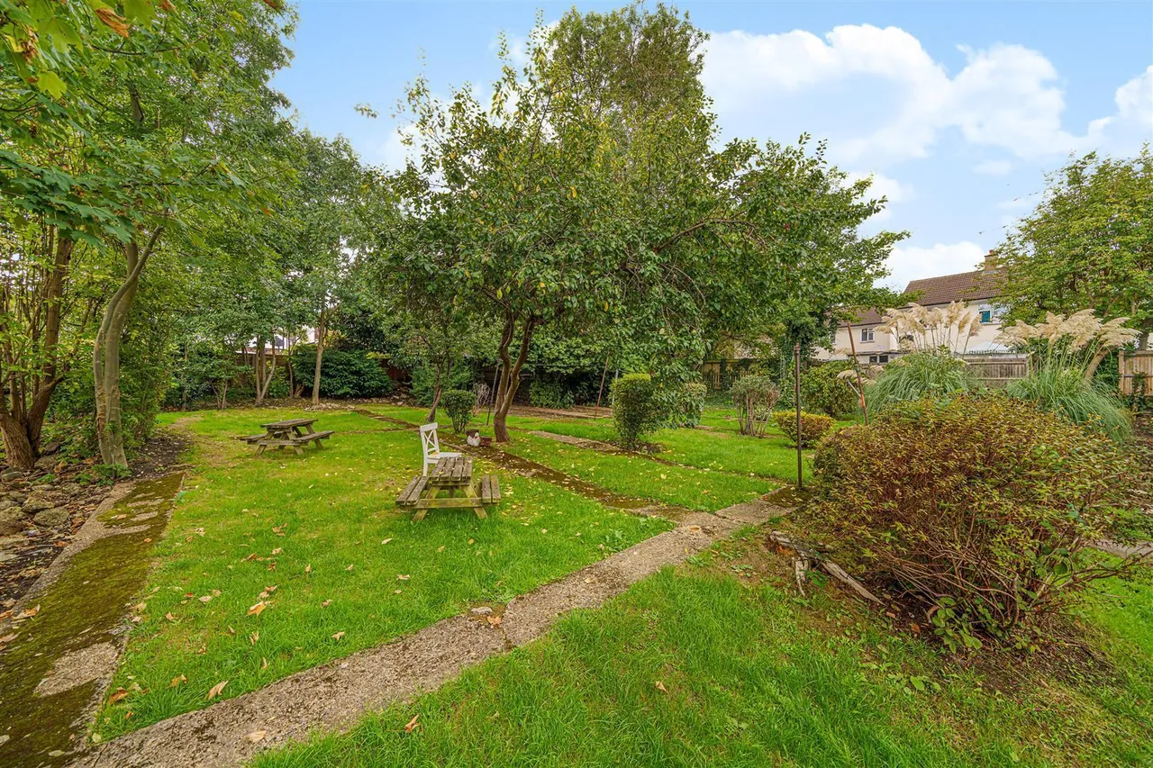 Elder Gardens, West Norwood, SE27, photo 6
