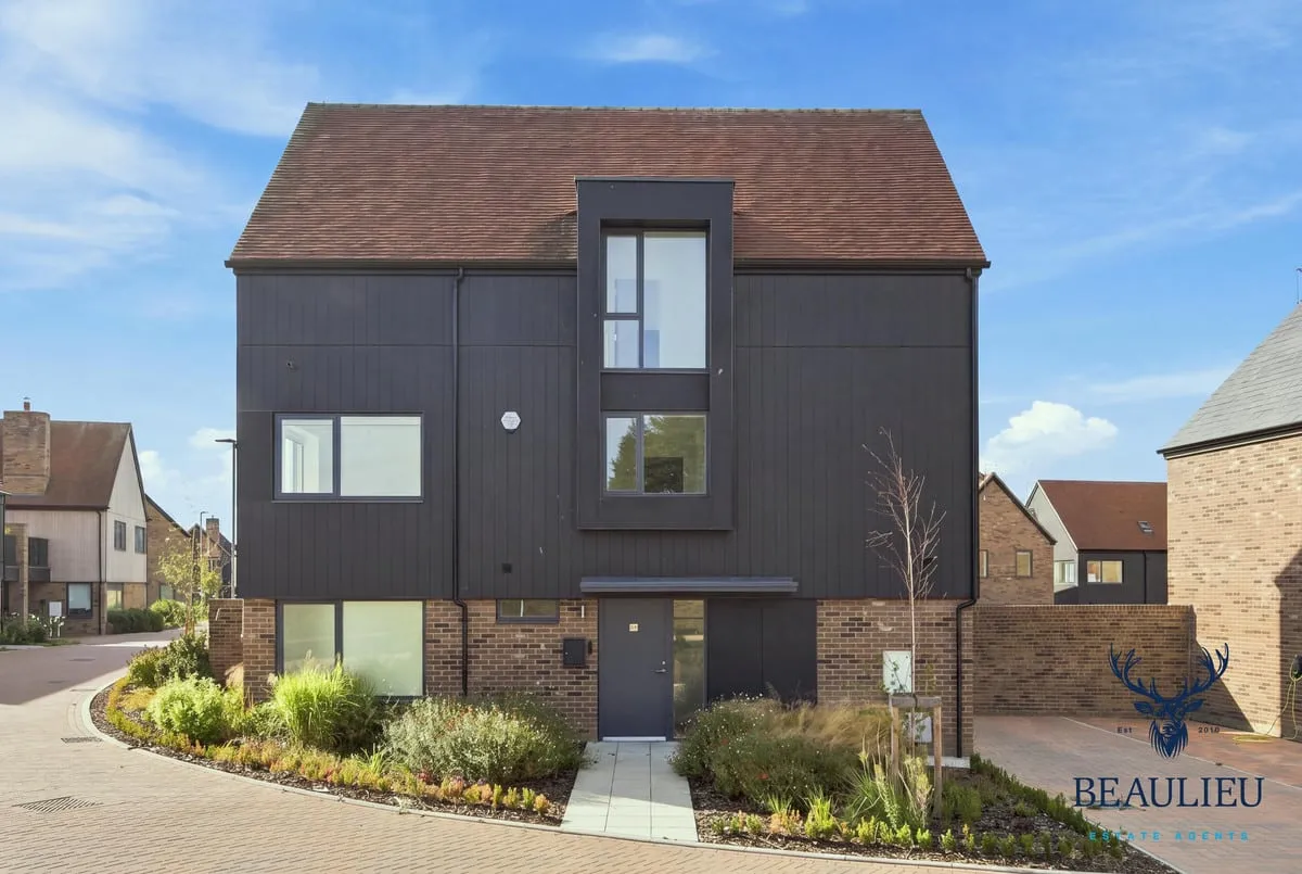 4 bed house for sale, Upper Wimbush Road, Chelmsford Garden, CM3