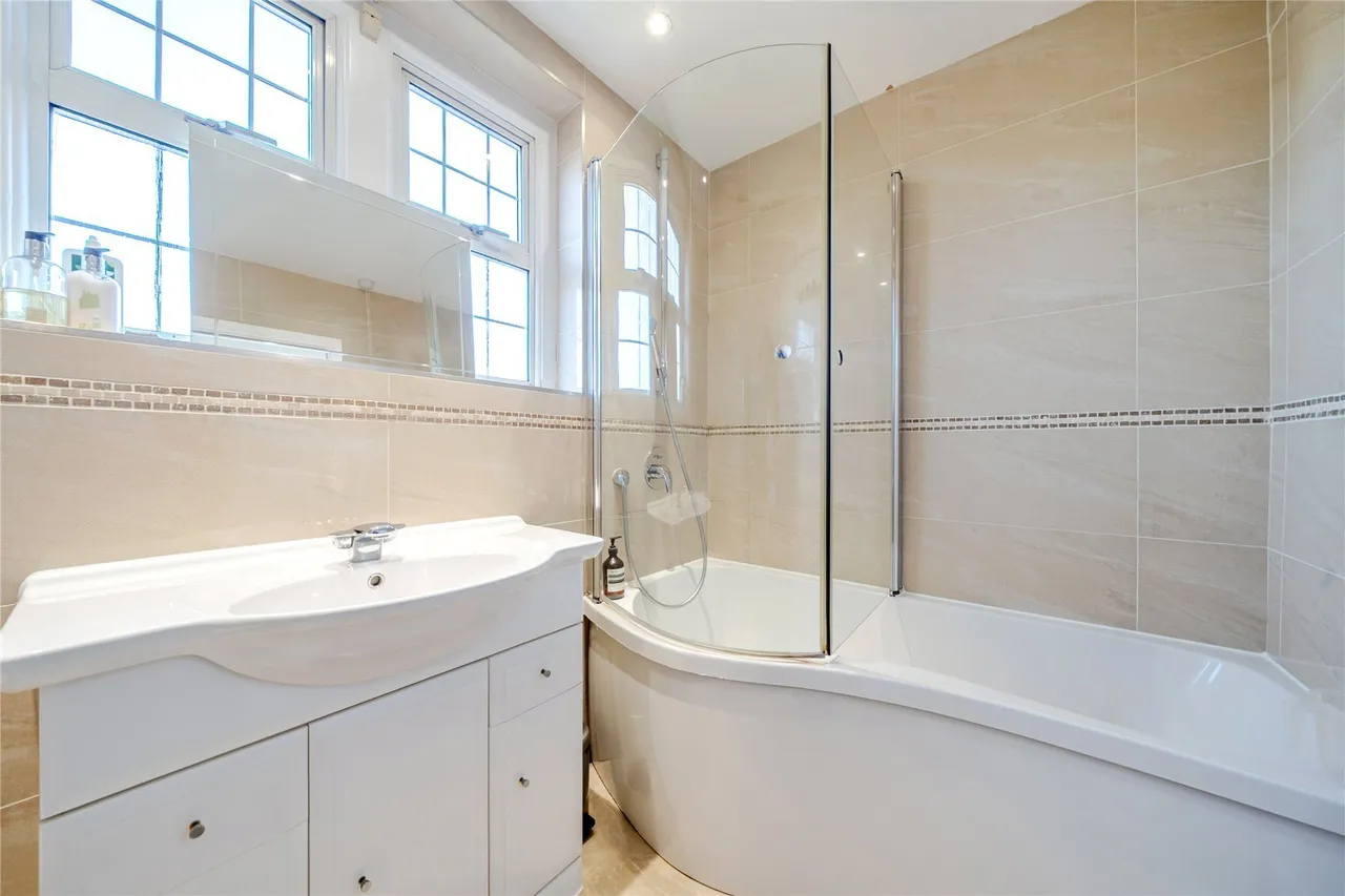 Knoll Rise, Orpington, BR6, photo 12