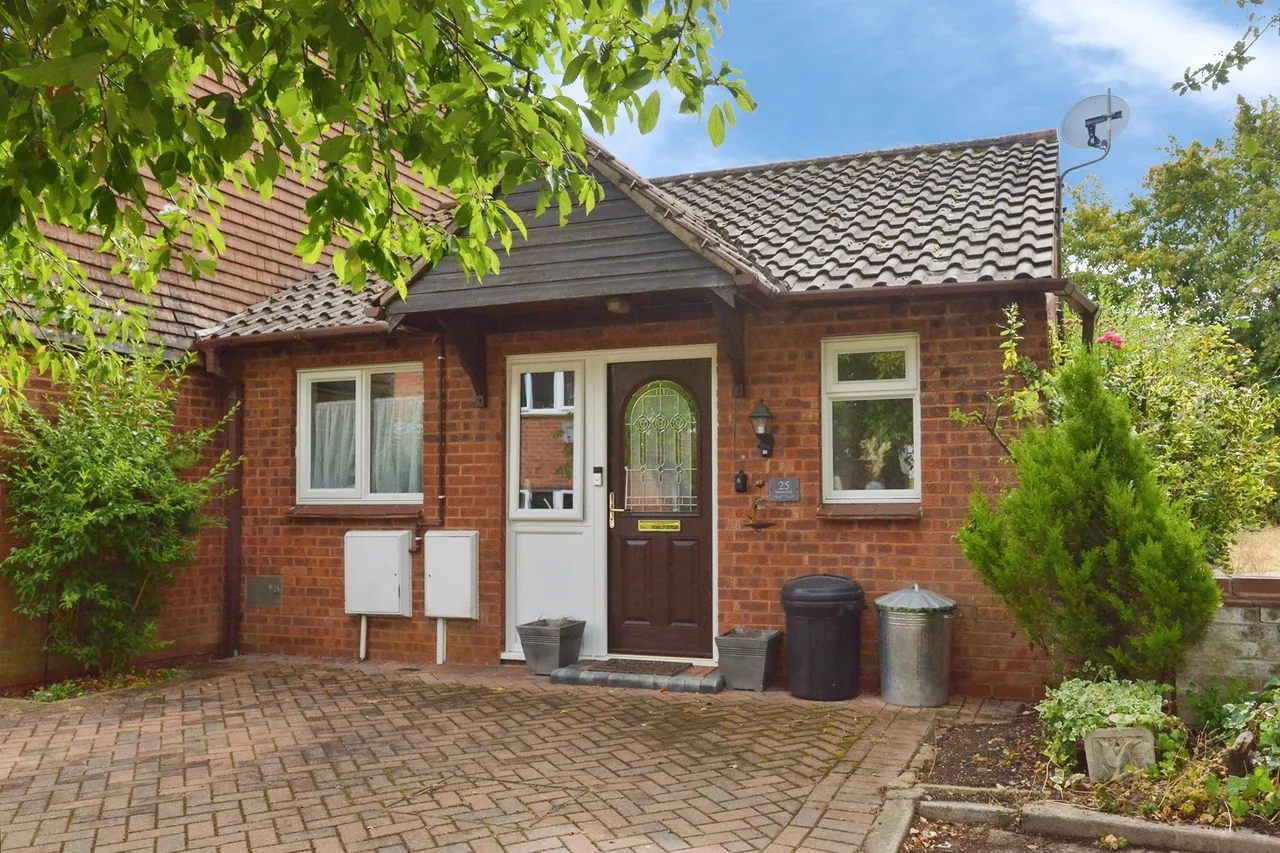 1 bed house for sale — Simonsbath, Furzton, Milton Keynes