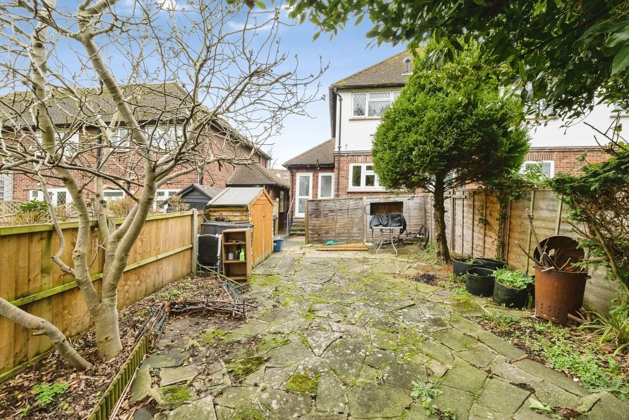 Warren Court, Chigwell, Essex, IG7, photo 6