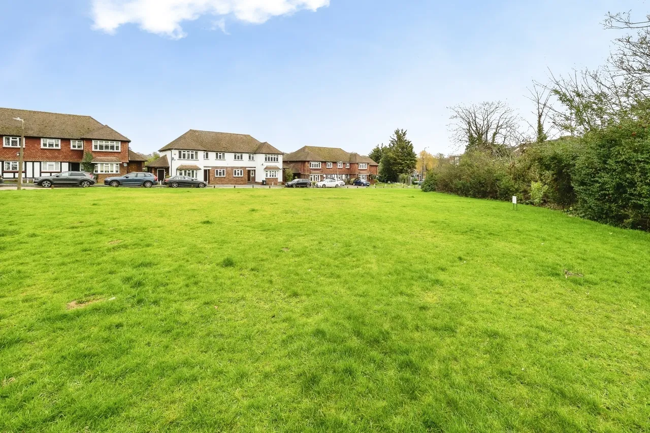 Warren Court, Chigwell, Essex, IG7, photo 7