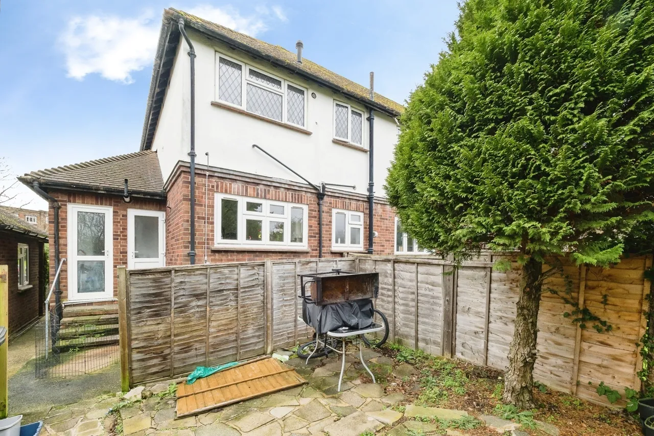 Warren Court, Chigwell, Essex, IG7, photo 10