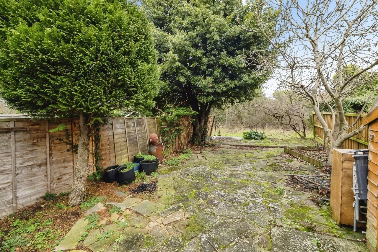 Warren Court, Chigwell, Essex, IG7, photo 8