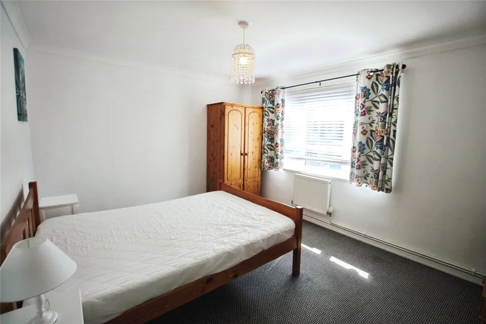 Vauxhall Street, Plymouth, Devon, PL4, photo 5