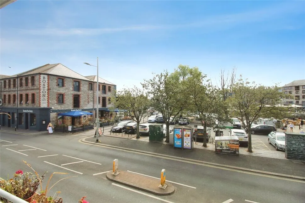 Vauxhall Street, Plymouth, Devon, PL4, photo 9