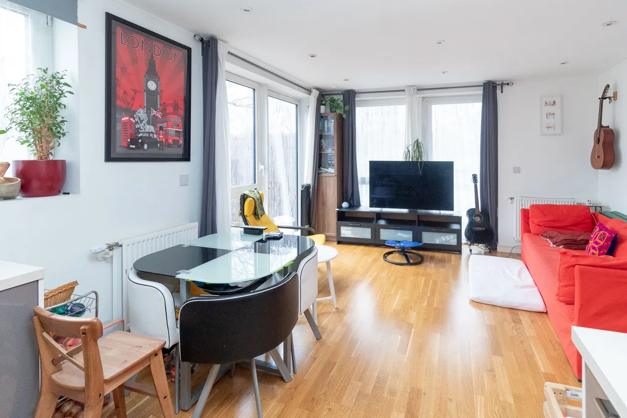 Green Lane, HA8, photo 5