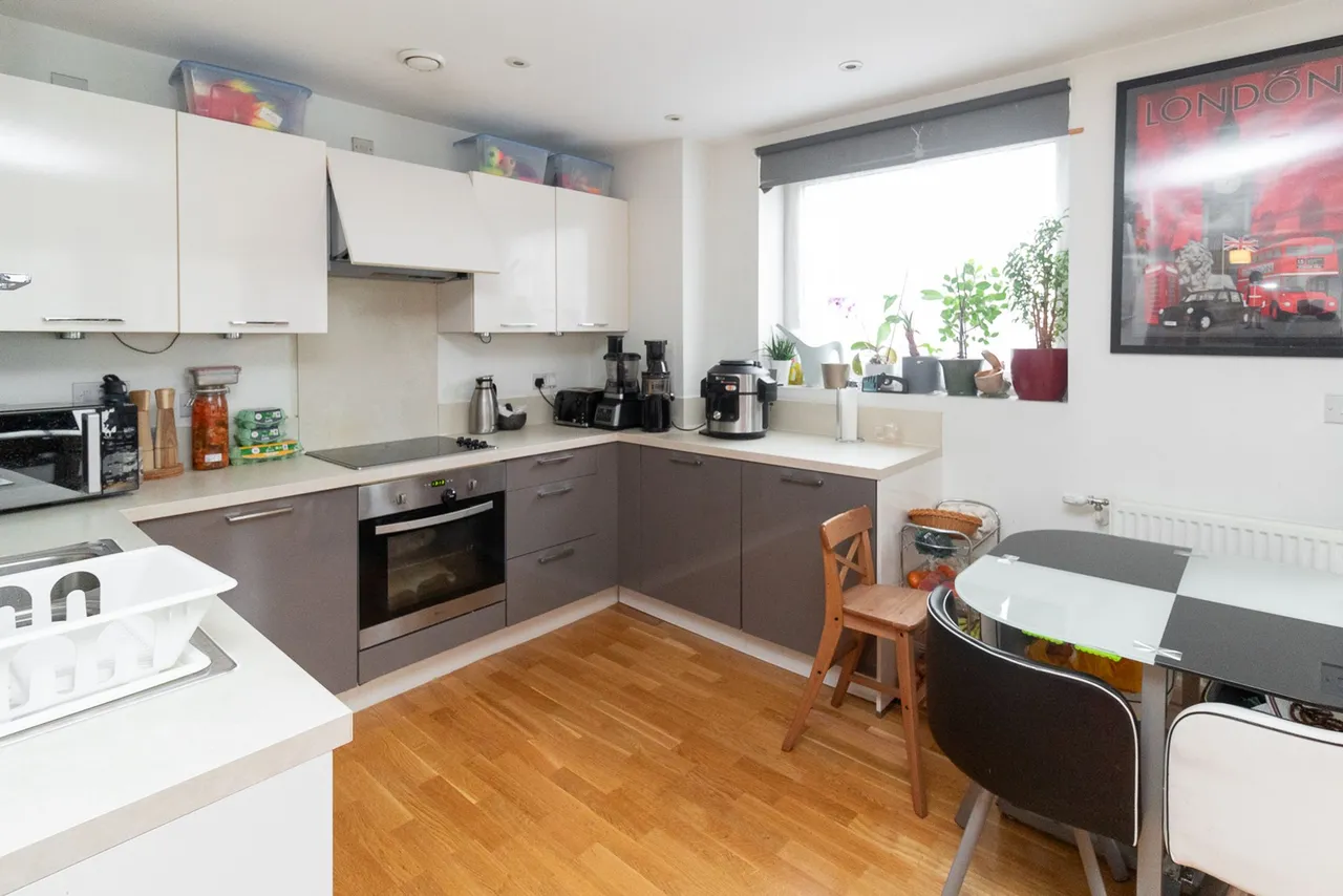 Green Lane, HA8, photo 4