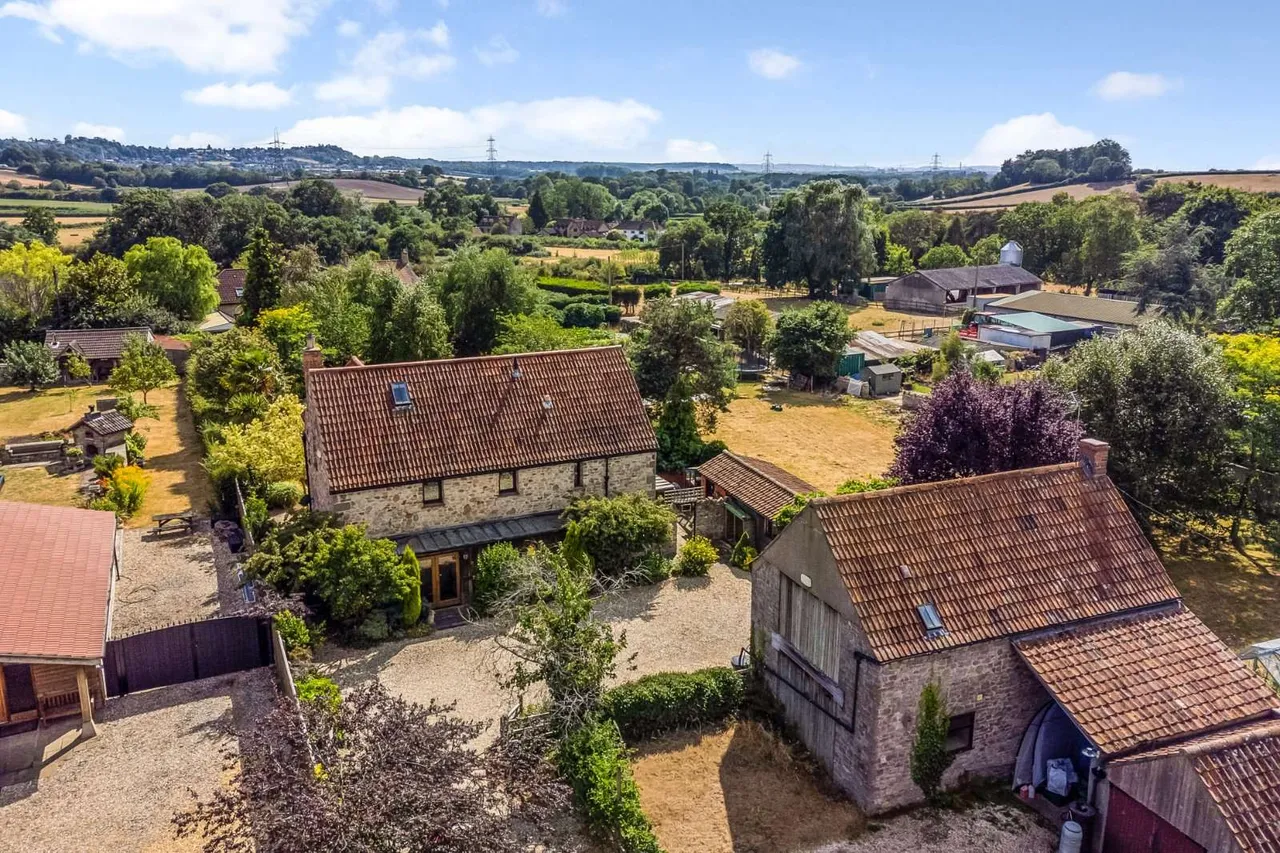 5 bed house for sale — Upper Tockington Road, Tockington, South Gloucestershire, BS32 4LQ