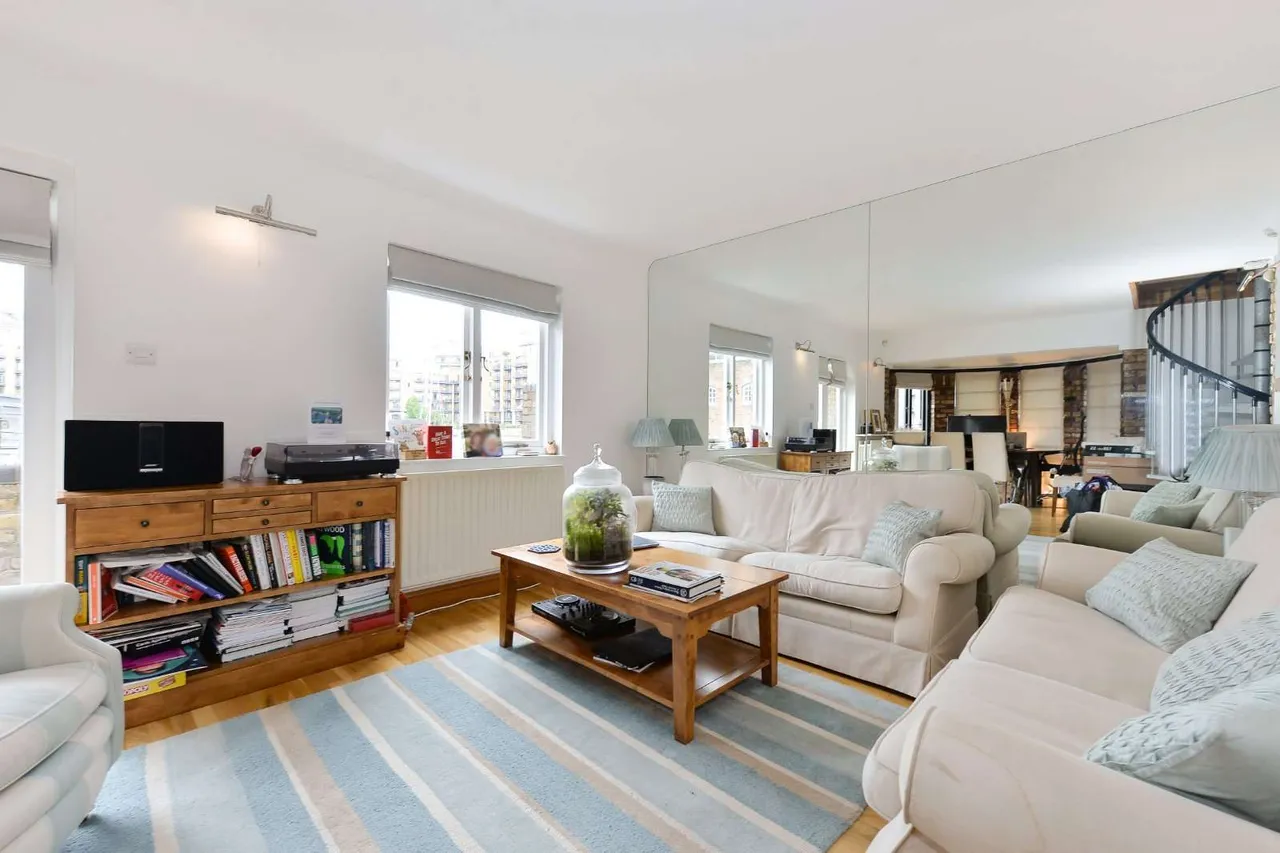 Mews Street, London, E1W 1UG, photo 2