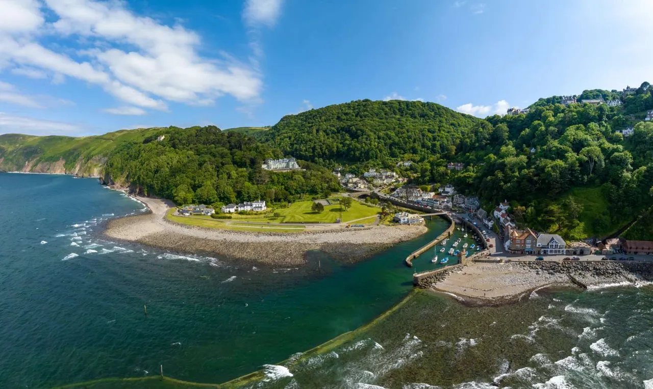 Lynmouth, Devon, EX35 6NB, photo 2