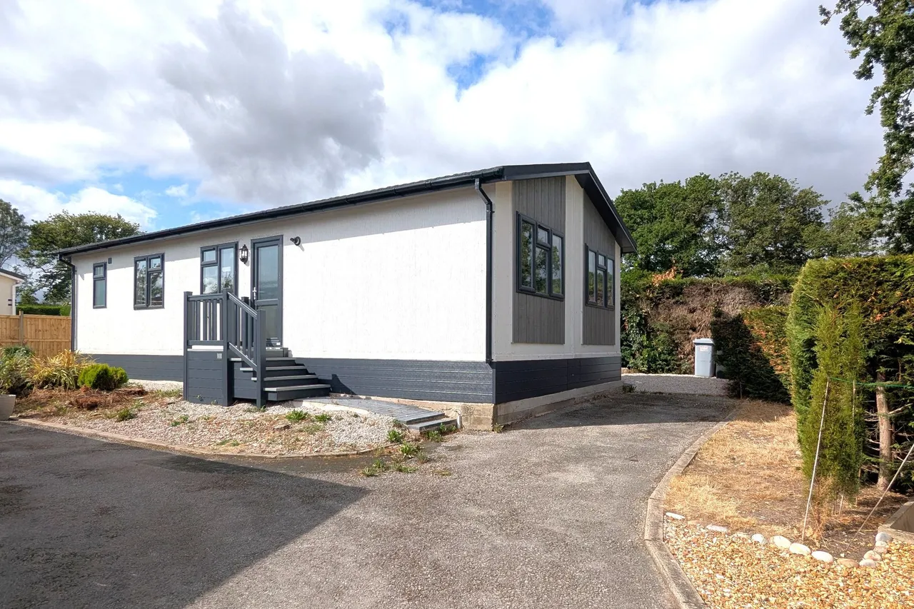 2 bed house for sale, Park Badcocks Lane, Tarporley